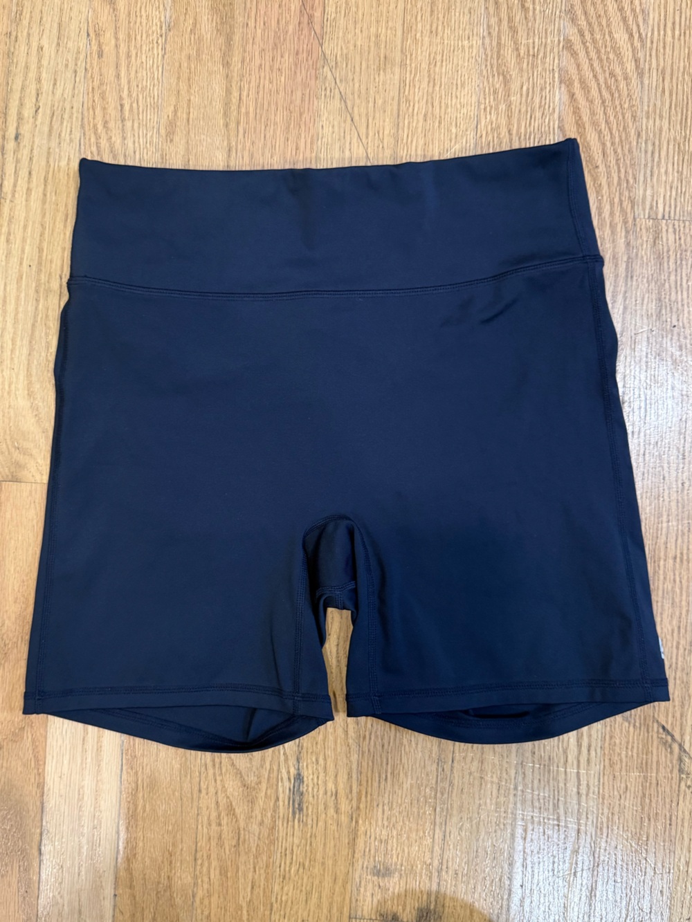 Fabletics Motion 365+ 6” Bikers- Black Size Large